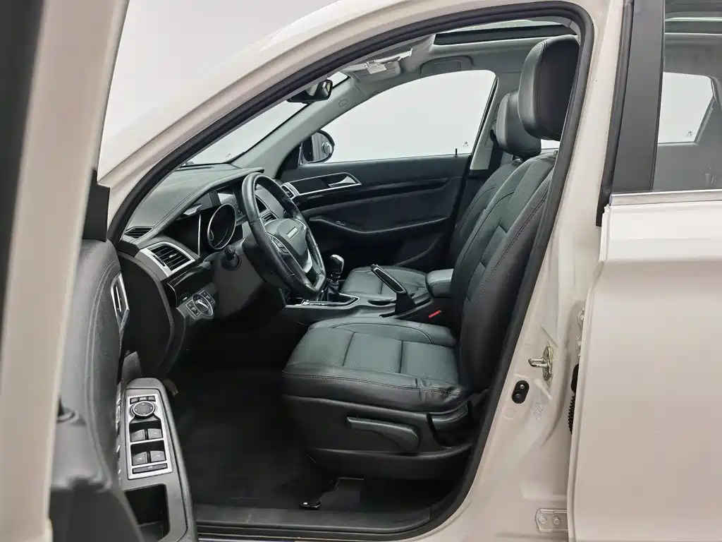 Changfeng CS10 2017 2.0T MT