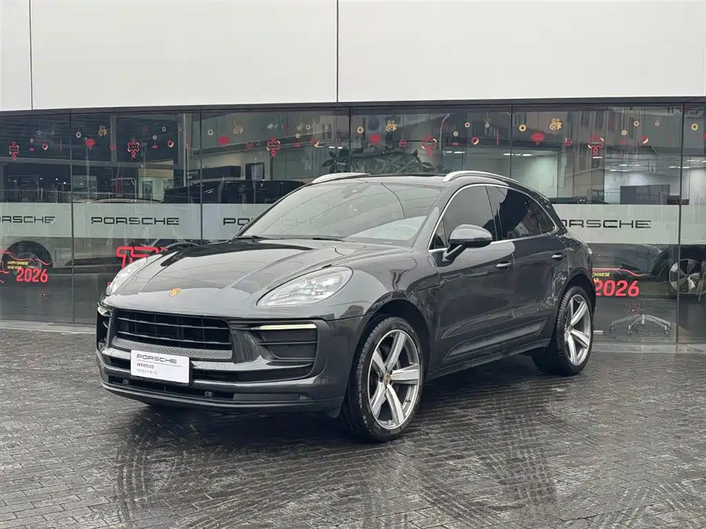PORSCHE MACAN