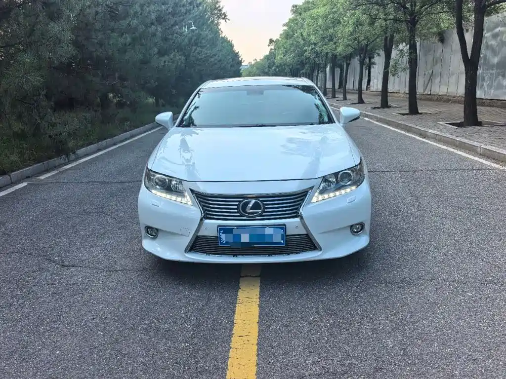Lexus ES — миниатюра 2
