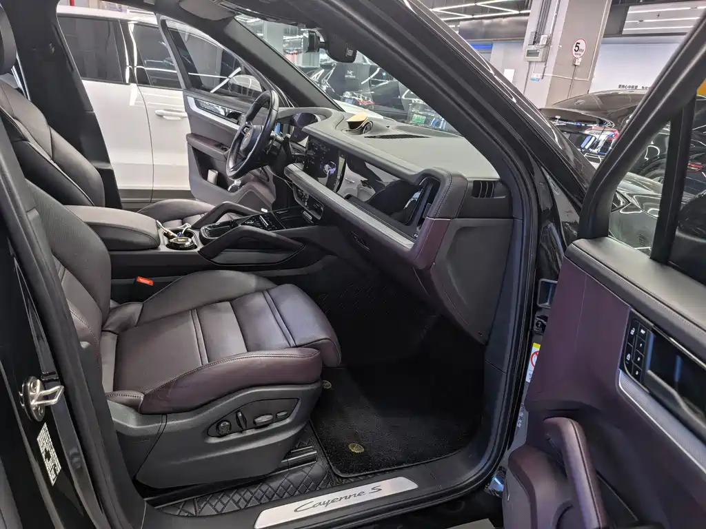 Porsche Cayenne — миниатюра 3
