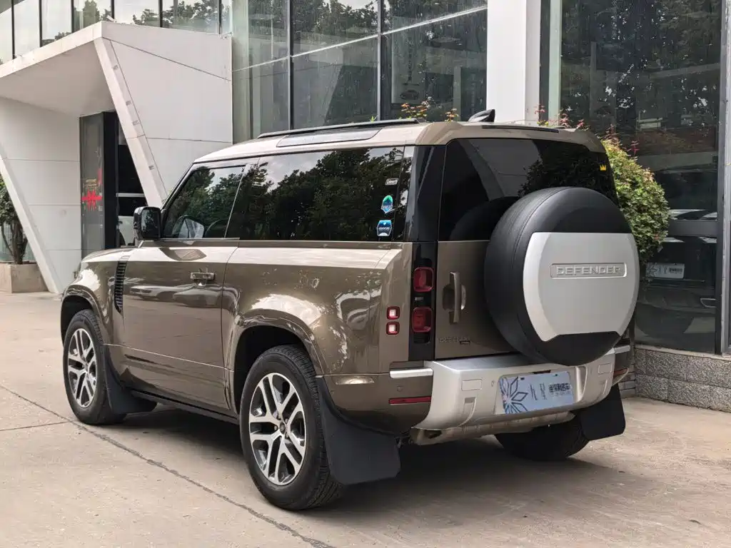 Land Rover Defender — миниатюра 4