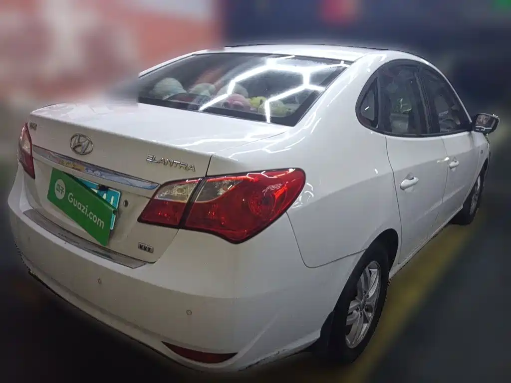 Hyundai Elantra — миниатюра 4