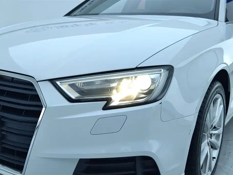 Audi A3 2018 30 Limousine 35 TFSI