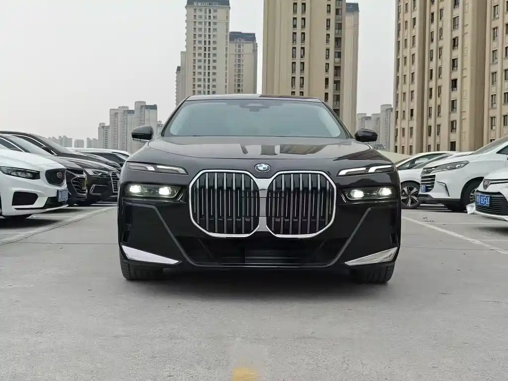 BMW 7 SERIES