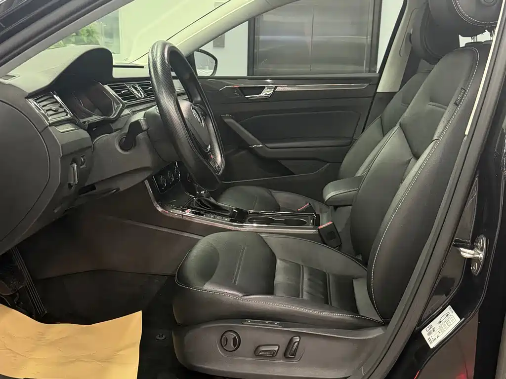 Volkswagen Passat 2017 330TSI DSG