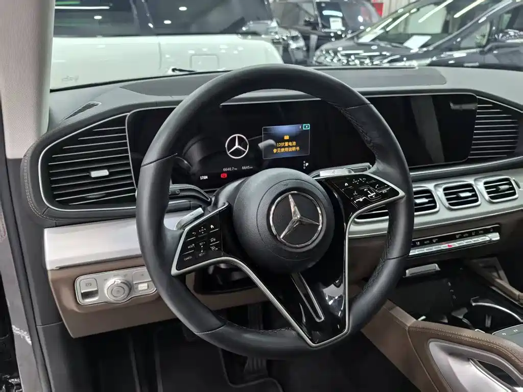 Mercedes-Benz GLS — миниатюра 10