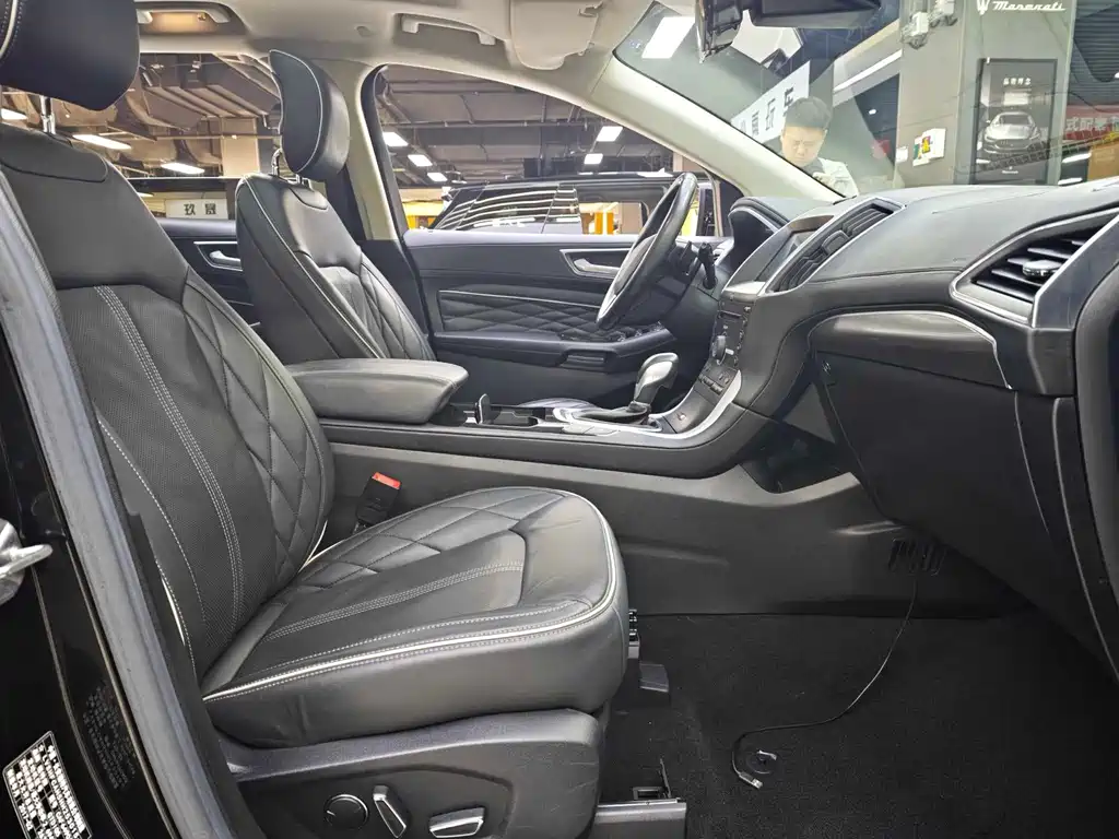 Ford Edge — миниатюра 23