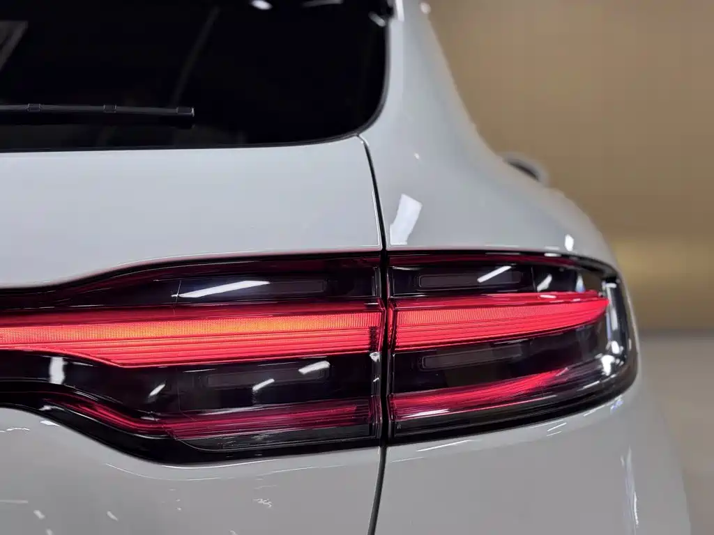 Porsche Macan — миниатюра 10