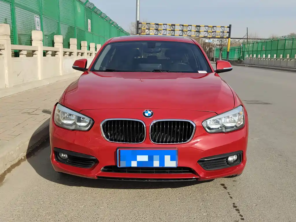 BMW 1 SERIES