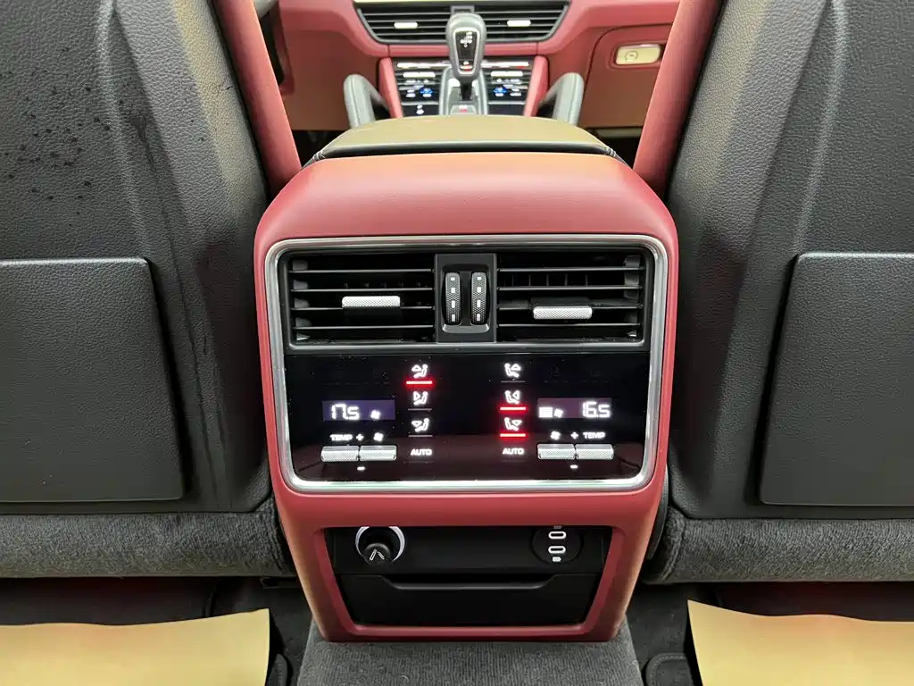 Porsche Cayenne — миниатюра 27