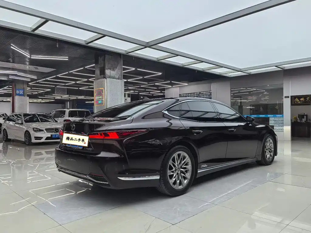 Lexus LS 2021 500h Luxury