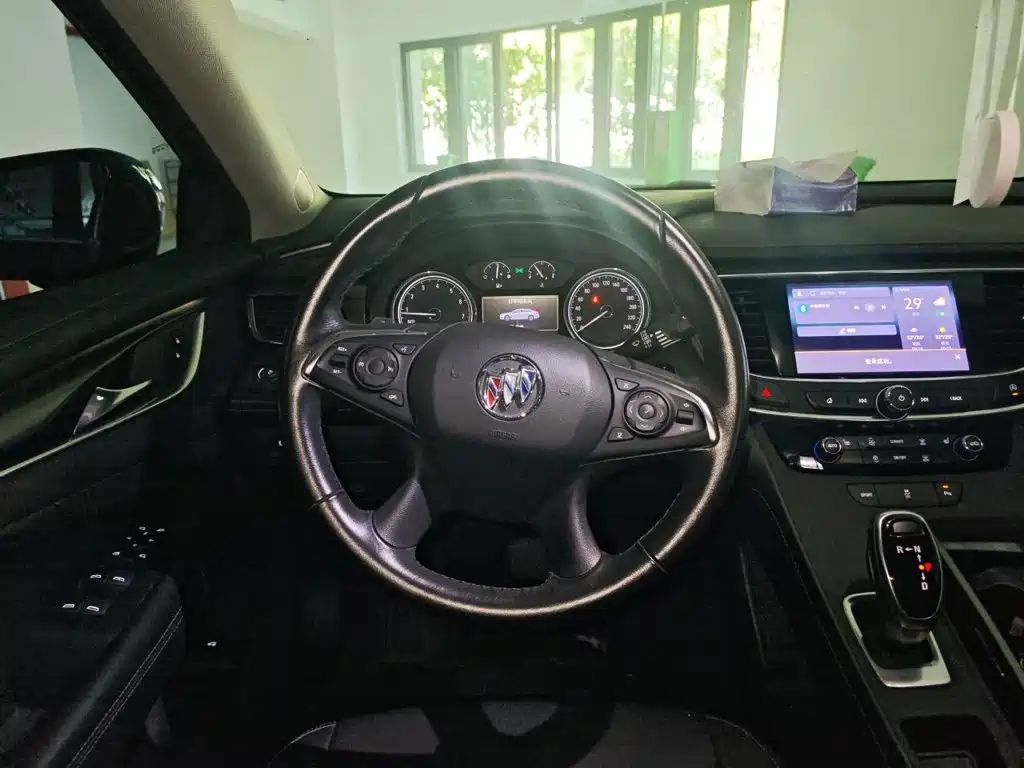 Buick LaCrosse — миниатюра 3