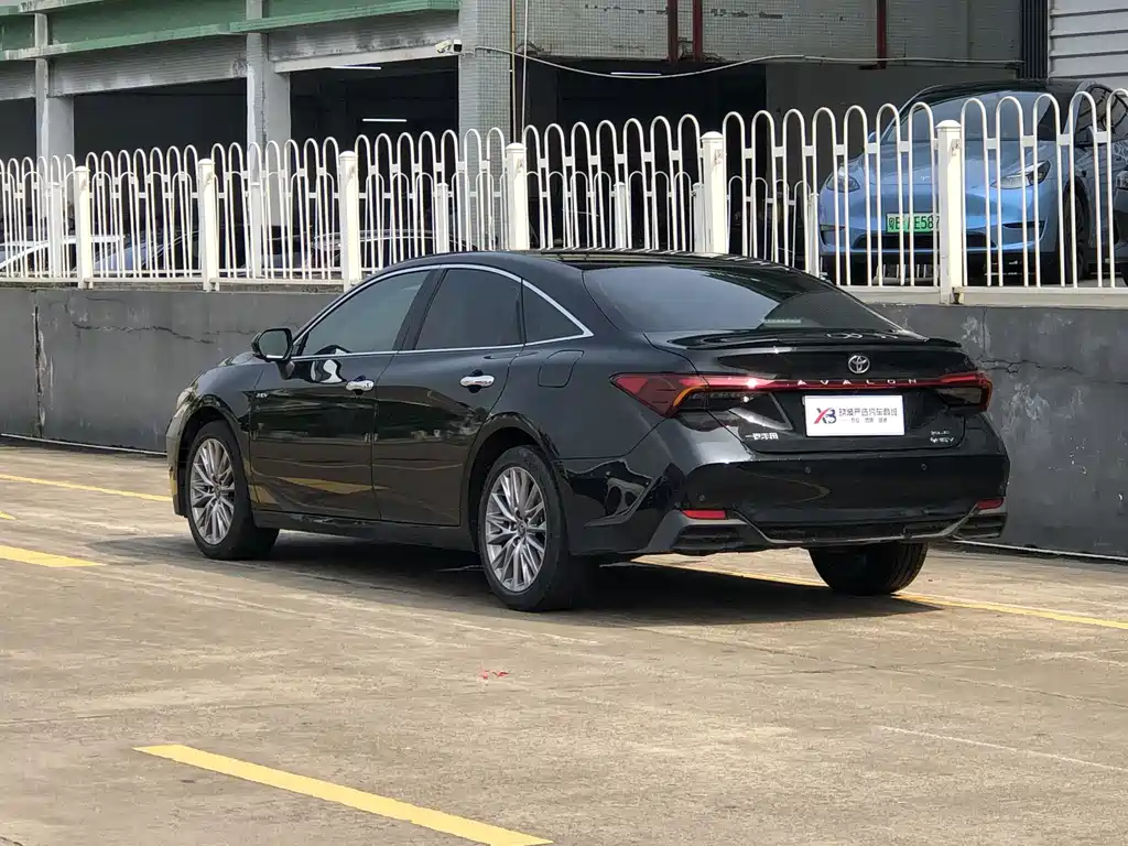 Toyota Avalon — миниатюра 6