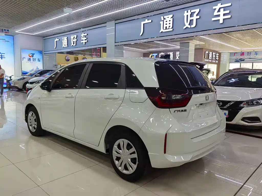 Honda Fit — миниатюра 8
