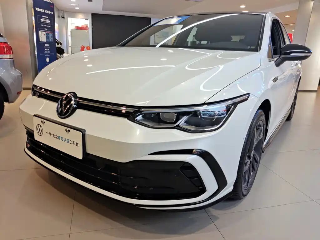 Volkswagen Golf 2024