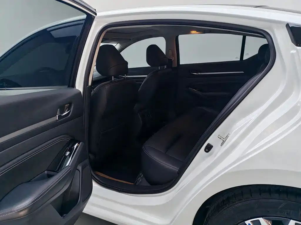 Nissan Teana — миниатюра 5