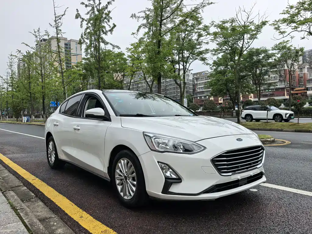 Ford Focus 2019 EcoBoost 180 AT