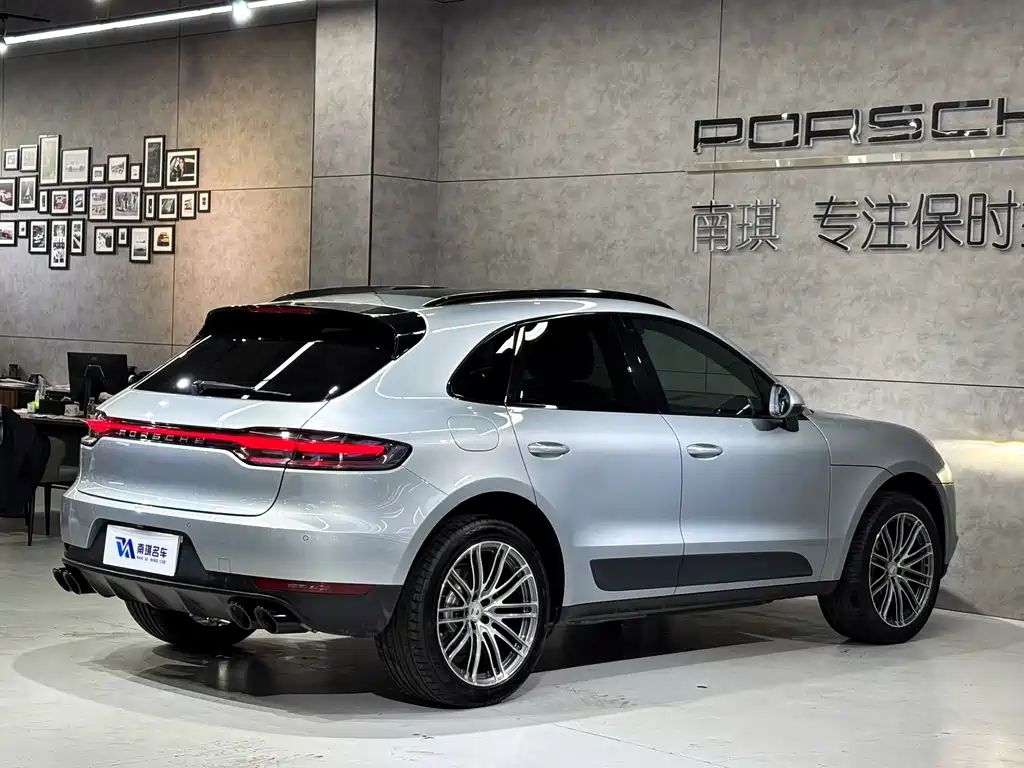 Porsche Macan — миниатюра 7
