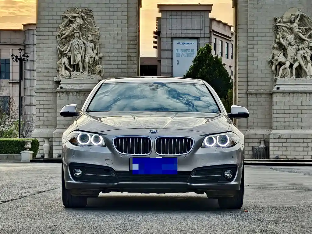BMW 5 Series — миниатюра 2