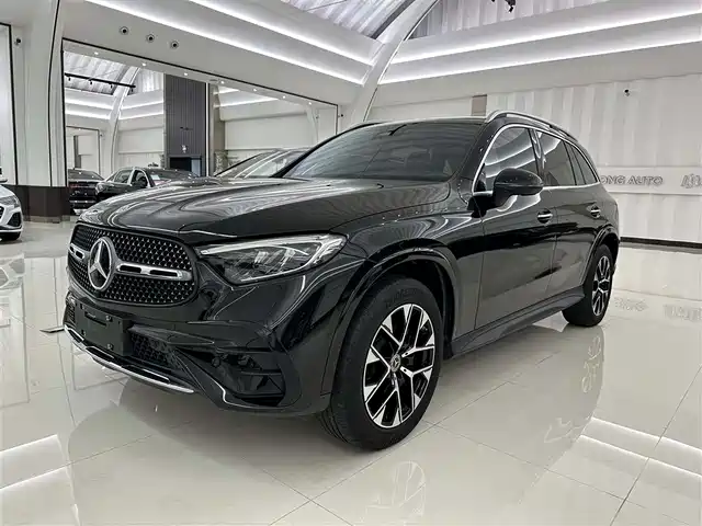 MERCEDES-BENZ GLC