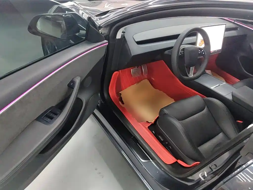 Tesla Model 3 — миниатюра 16