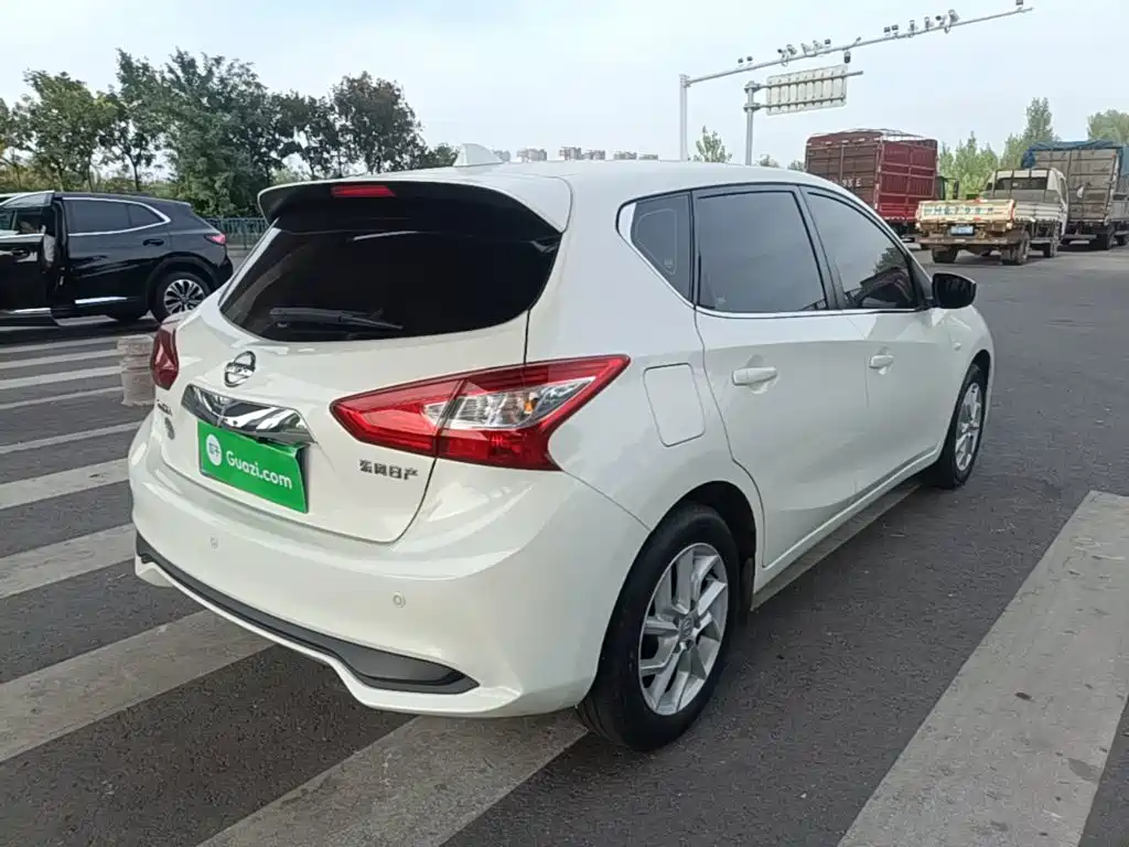 Nissan Tiida — миниатюра 7