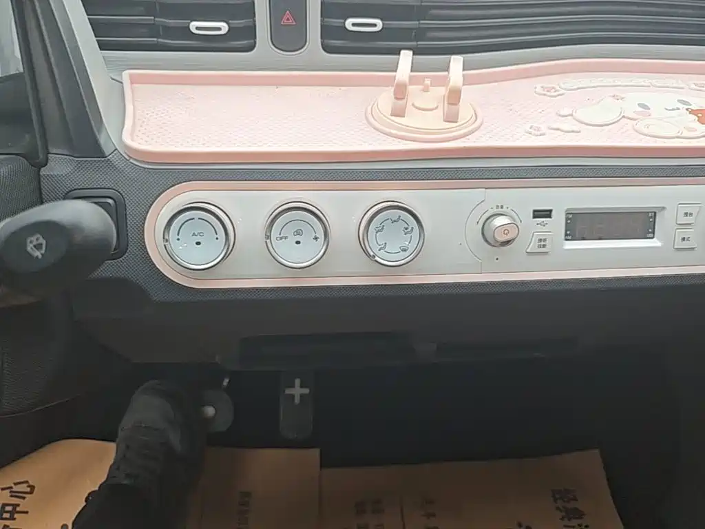 Wuling MINIEV — миниатюра 13