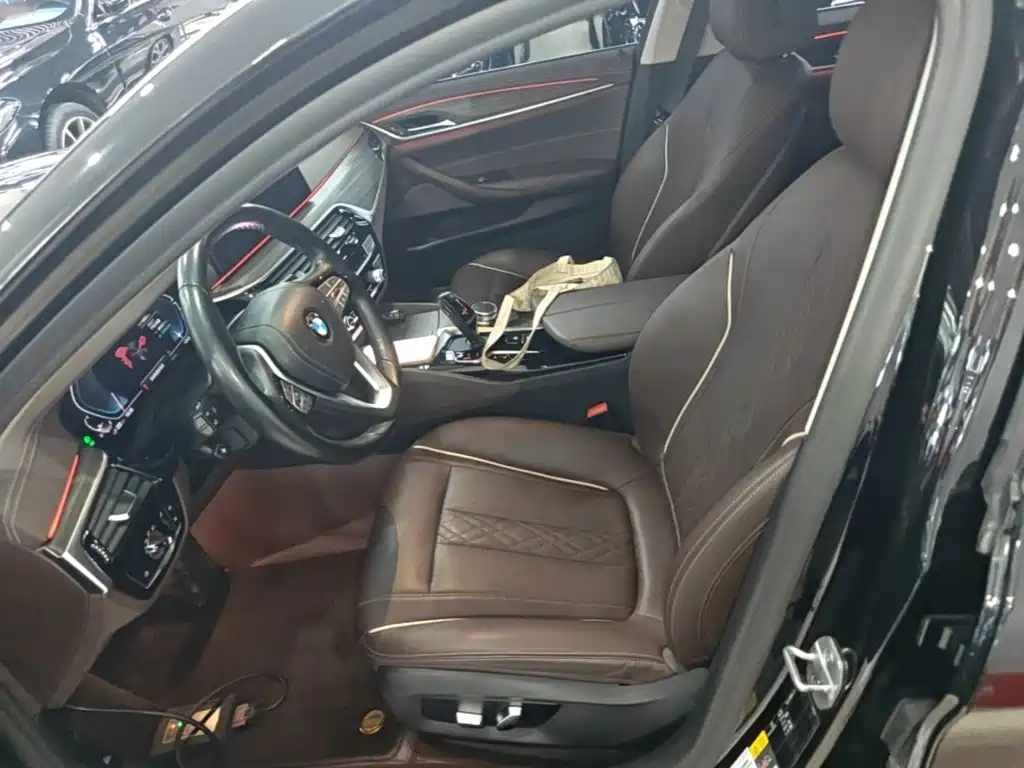 BMW 5 Series New Energy — миниатюра 15