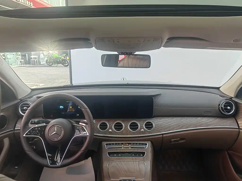 MERCEDES-BENZ E CLASS