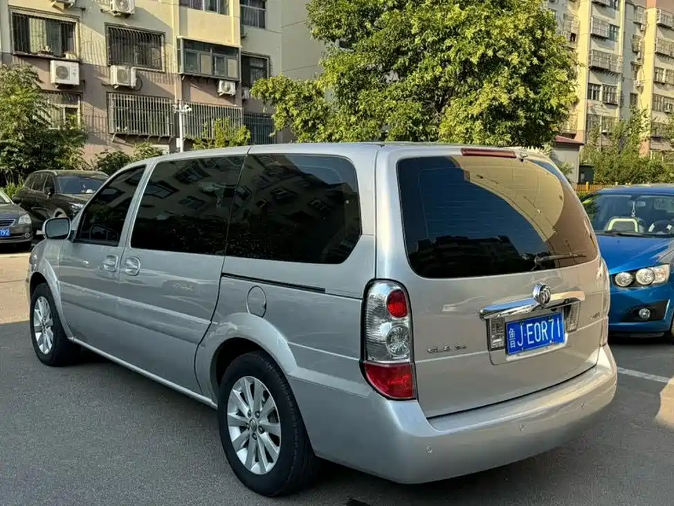 Buick GL8 — миниатюра 6