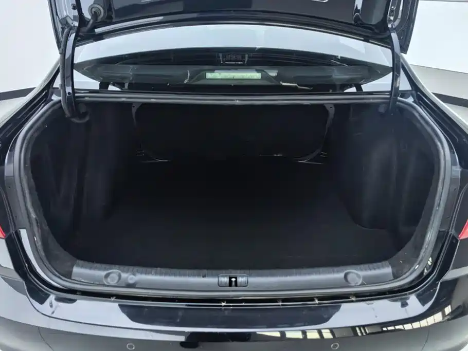 Volkswagen Lavida — миниатюра 4