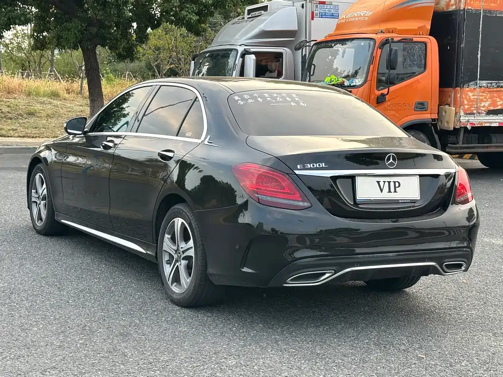 Mercedes-Benz C-Class — миниатюра 6