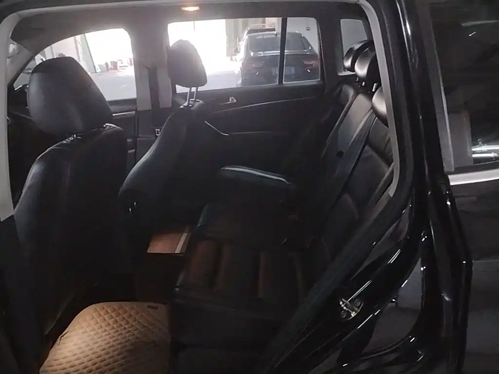 Volkswagen Tiguan — миниатюра 13