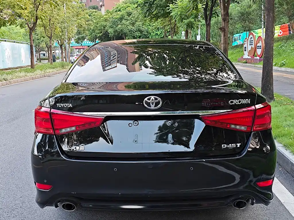 Toyota Crown — миниатюра 16