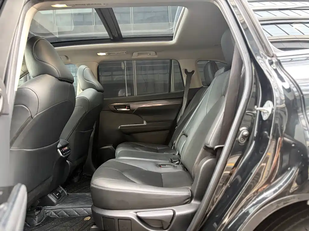 Toyota Highlander — миниатюра 18