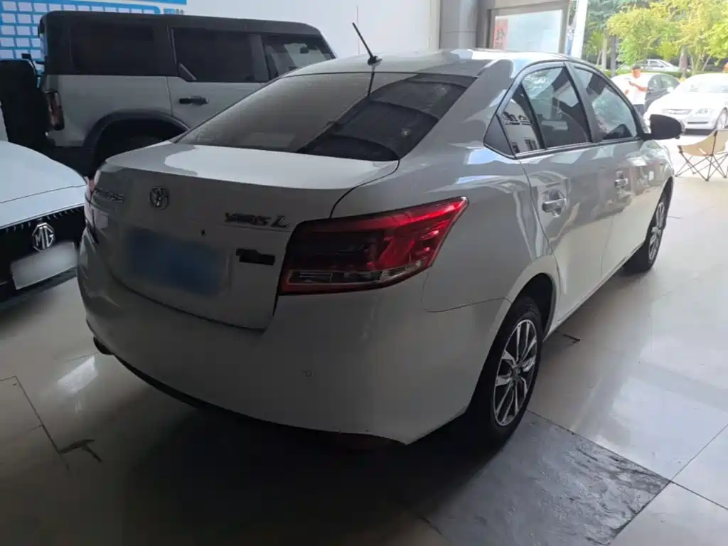 Toyota Yaris L — миниатюра 7