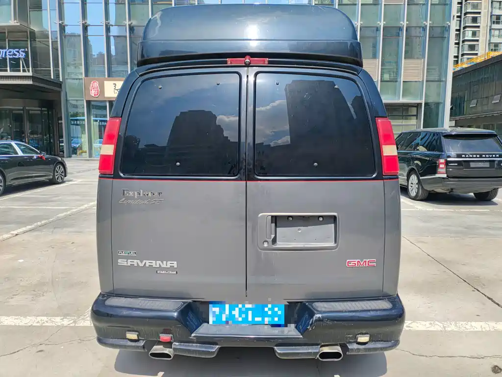 GMC Savana — миниатюра 12