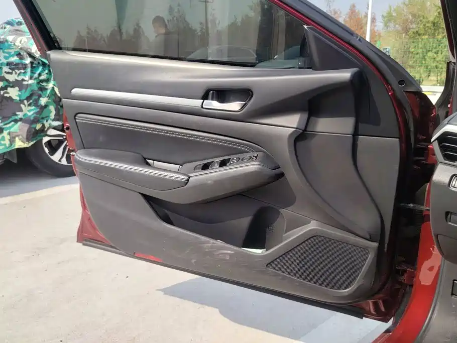 Nissan Teana — миниатюра 7