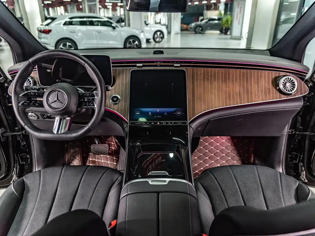 MERCEDES-BENZ EQE SUV