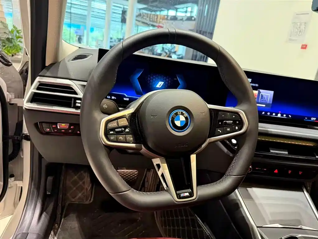BMW I3