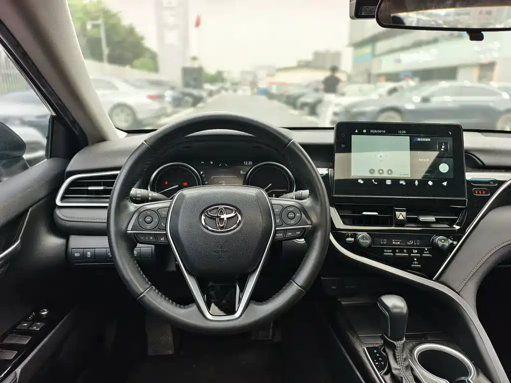 Toyota Camry — миниатюра 13