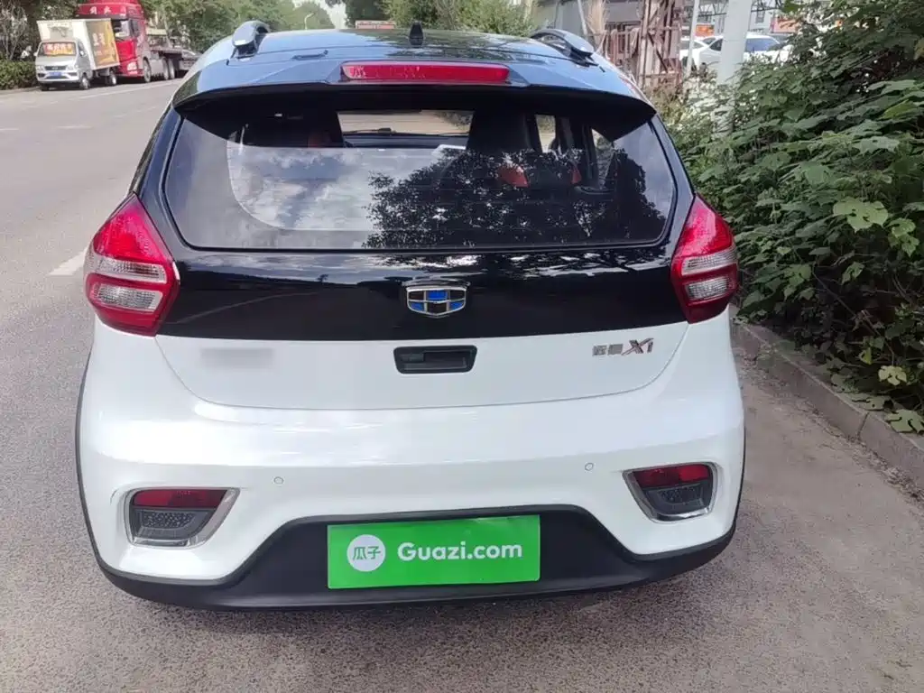 Geely Vision X1 — миниатюра 6