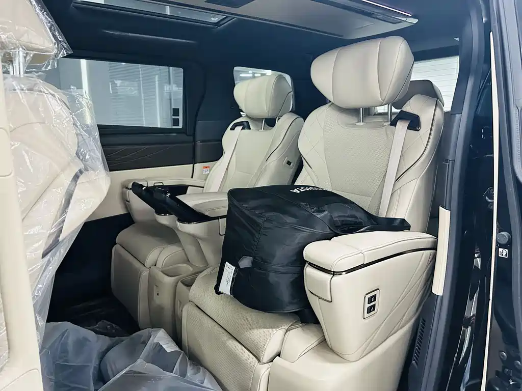 Toyota Alphard 2025 2.5L Luxury