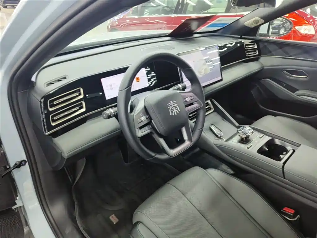 BYD Qin L L 2025 DM-i Smart Drive 120KM