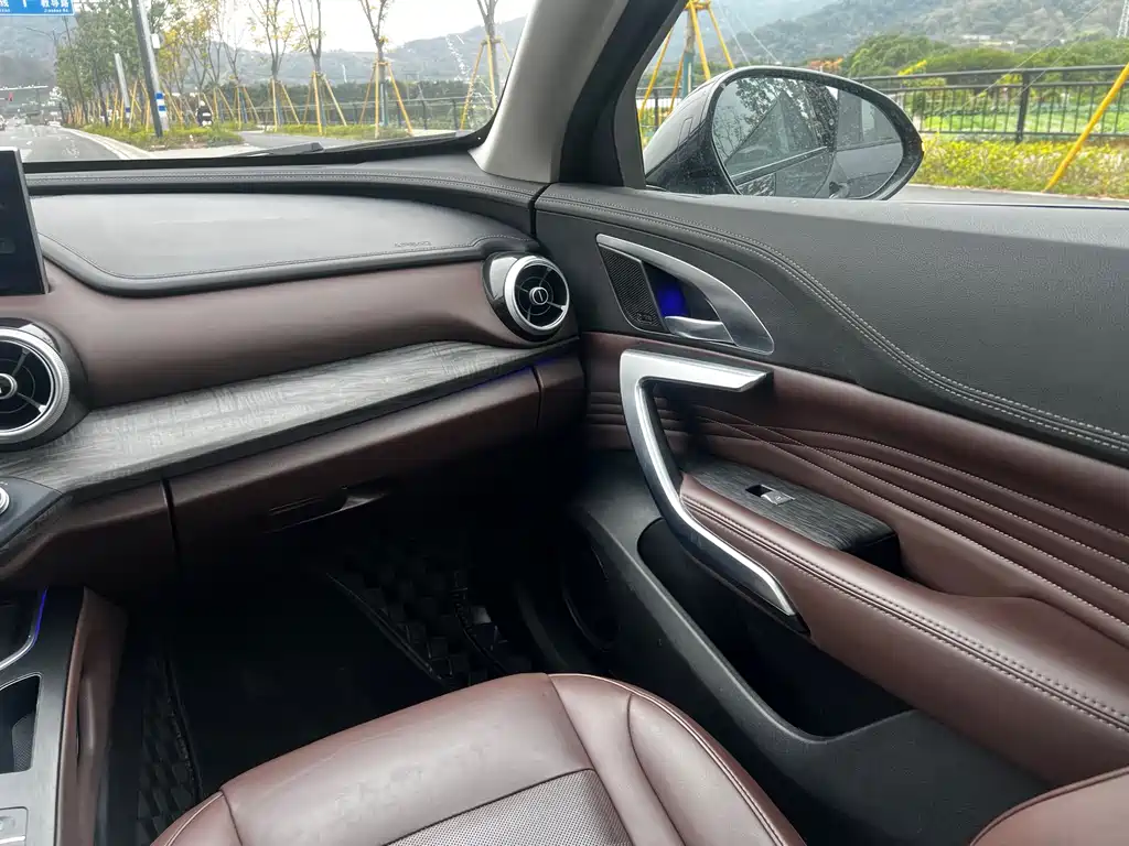 WEI PAI WEI BRAND VV7