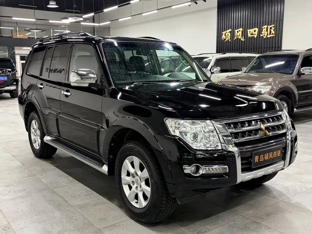 Mitsubishi Pajero (Import) — миниатюра 6