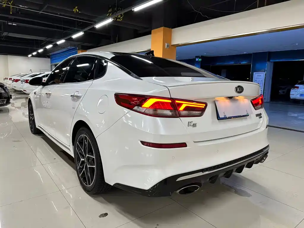 Kia K5 — миниатюра 15
