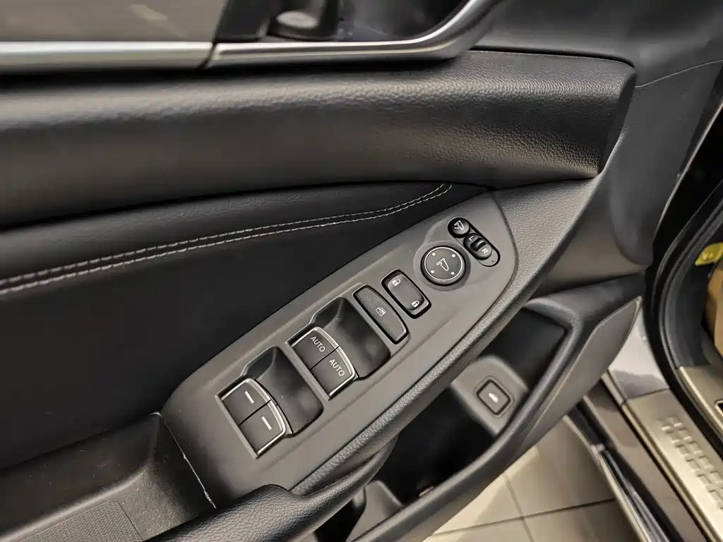 Honda Accord 2018 260TURBO Luxury VI