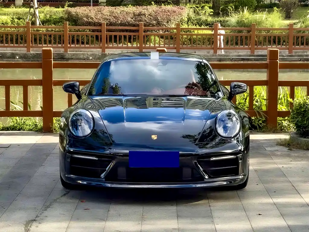 PORSCHE 911