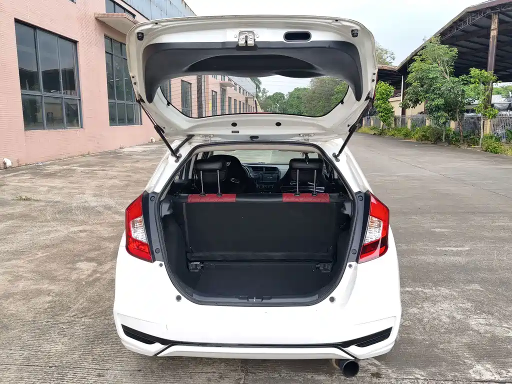 Honda Fit — миниатюра 23